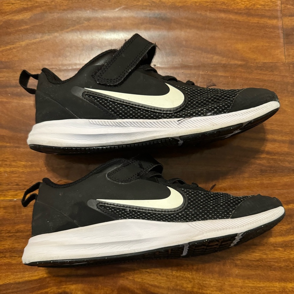 Kids Nike size 1